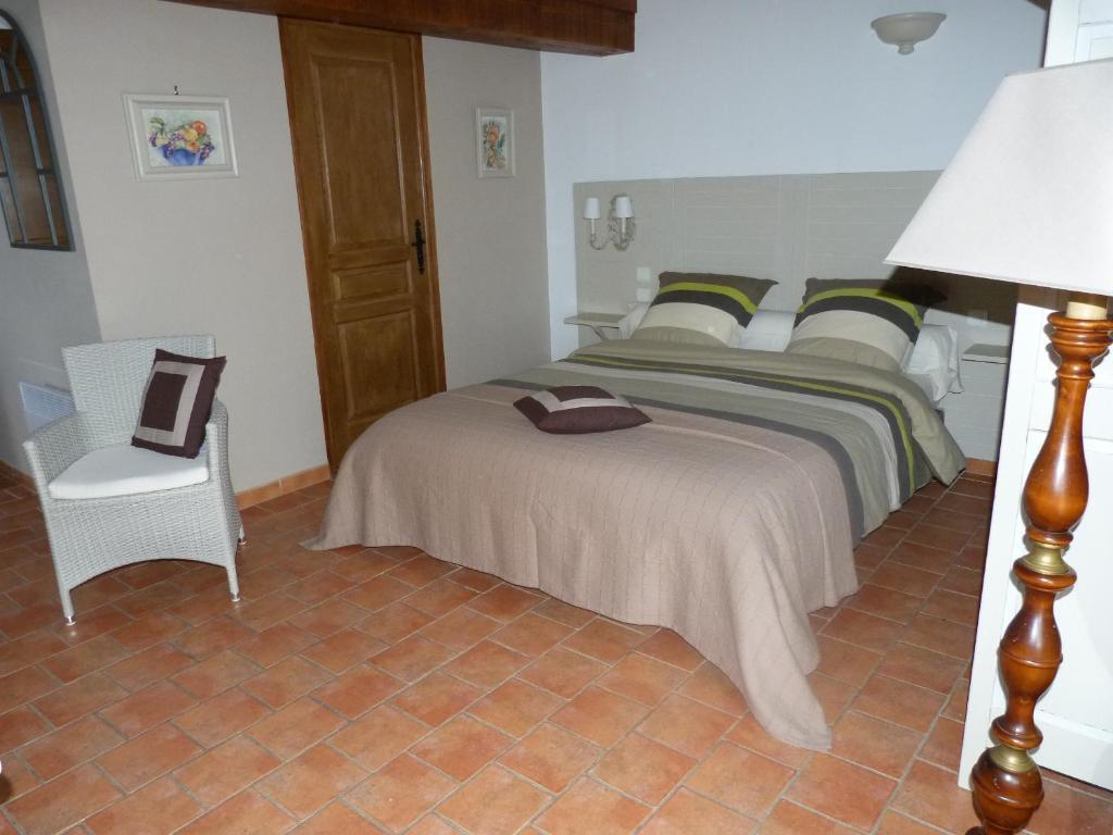 Le Mas Du Pere La Motte  Room photo